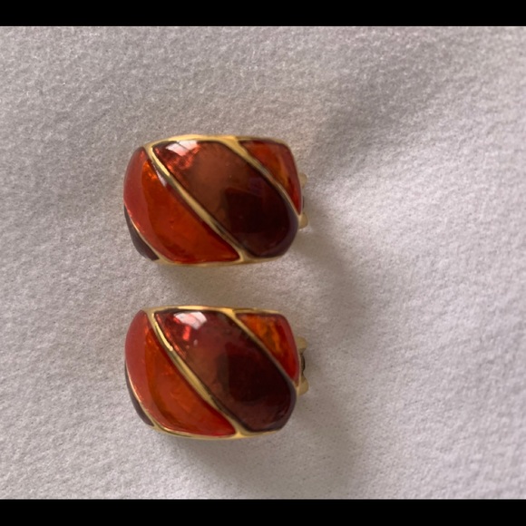 🌸3/$20🌸Beautiful Clip-on Earrings - Picture 2 of 5